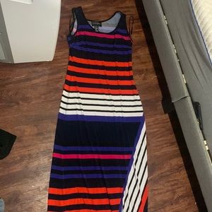 Long dress can’t show full pic is light weight short sleeve